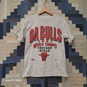 Vintage 1991 Da Bulls Chicago 1991 World NBA Champs Salem Sportswear Shirt Sz M